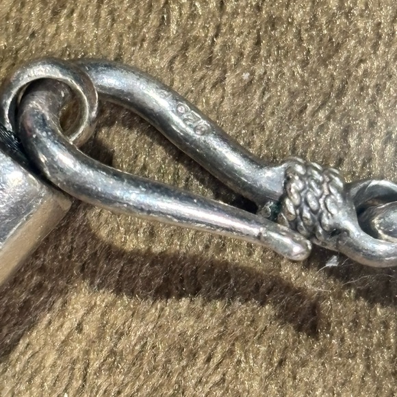 LOT C – pre owned 925 sterling silver Clasp necklace